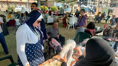 افتتاح معرض فرصتي لدعم المشروعات الصغيرة على شاطئ المندرة