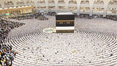 صلاة تراويح أول أيام شهر رمضان المبارك من الحرم المكي ( بث مباشر )