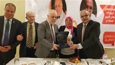 أشرف زكي: حصولي على جائزة الدولة جاء نتاج رحلة طويلة بالإسكندرية (صور)