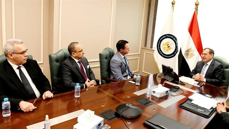 لقاء وزير البترول