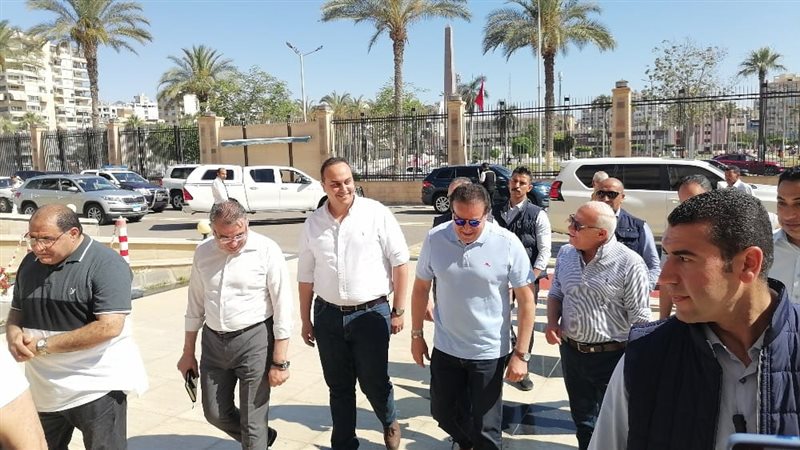 محافظ بورسعيد يستقبل