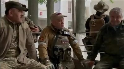  في فيديو جديد، قائد فاجنر يسيطر على مقرات عسكرية روسية ويهدد بالزحف على موسكو