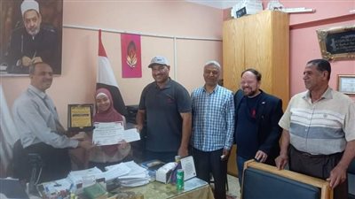 تكريم الفائزة بالمركز الأول على الجمهورية في مسابقة فارس المتون بأزهر الوادي الجديد 