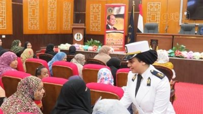 الداخلية توجه قافلة إنسانية وطبية بمحافظتى البحر الأحمر والوادى الجديد (صور)