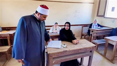 أزهر الشرقية: الجنيدي يتفقد امتحانات الثانوية بمركز أولاد صقر 