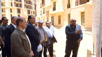 رئيس الوزراء يتفقد مشروع تطوير منطقة الطيبي بالسيدة زينب (صور)