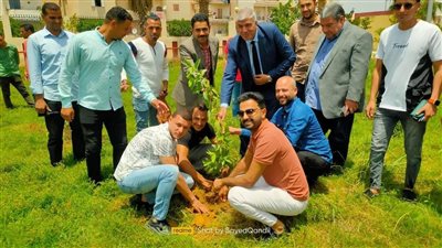 جهاز النوبارية الجديدة يشارك طلاب الجامعة بزراعة الأشجار