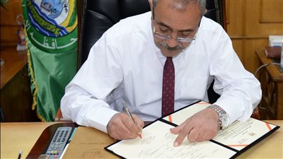  5 ملايين جنيه منحة لا ترد، برتوكول تعاون بين المحافظة والنادي الإسماعيلي