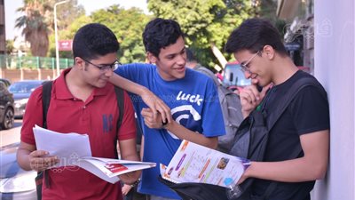 طلاب الثانوية العامة ببورسعيد: امتحان الكيمياء صعب والجغرافيا سهل (بث مباشر) 