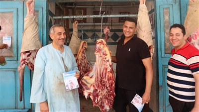 مياه أسيوط تحذر الجزارين من إلقاء مخلفات ذبح الأضاحي داخل شبكات الصرف 