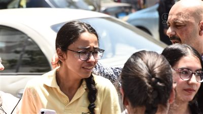 30 صورة ترصد بكاء طالبات الثانوية العامة بسبب امتحان الكيمياء 