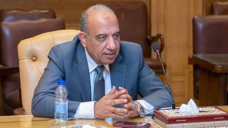  الدكتور محمود عصمت