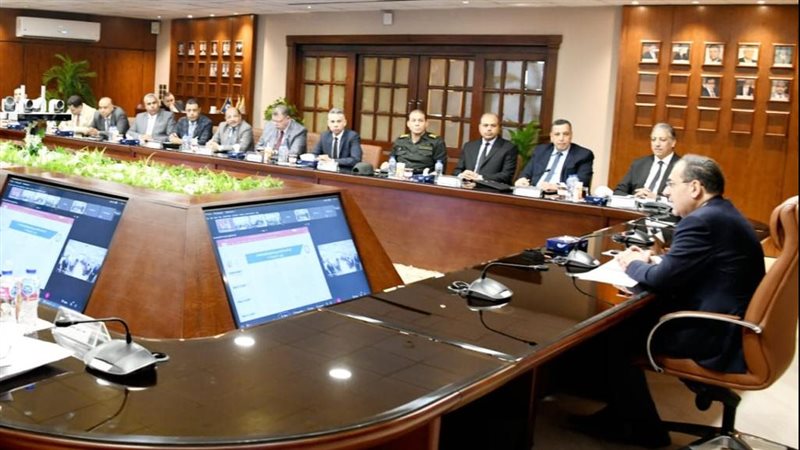 وزير البترول خلال