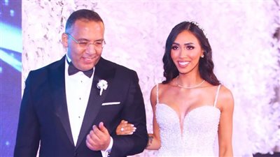 خالد صلاح يحتفل بزفاف ابنته فيروز بحضور نخبة من نجوم الفن والمجتمع (صور) 
