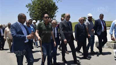 وزير الإسكان ومحافظ بورسعيد يتفقدان محطة مياه الرسوة ببورسعيد (صور)