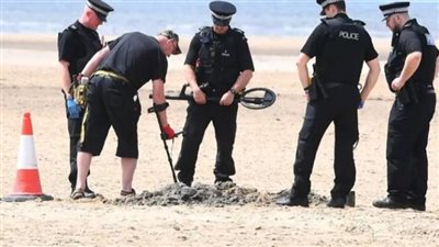 إنذار خاطئ يجبر السلطات البريطانية على إخلاء شاطئ من المصطافين