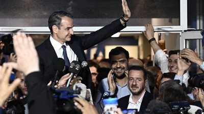 انتخابات اليونان، إغلاق صناديق الاقتراع ومؤشرات على حصد حزب الديمقراطية 40 % من الأصوات