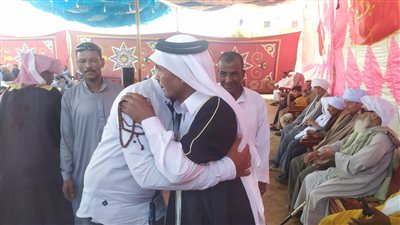  إنهاء الخصومة بين قبيلتين بواحة الخارجة (صور)