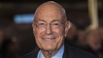 أرنون ميلشان، مصير محاكمة نتيناهو يقف على شهادة أحد أقطاب هوليوود