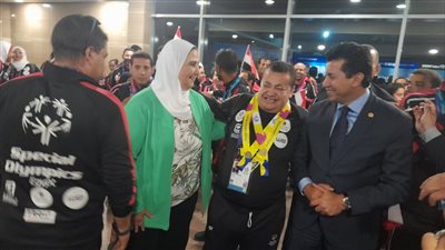 وزيرا التضامن الاجتماعي والرياضة يستقبلان أبطال بعثة الأولمبياد الخاص بمطار القاهرة
