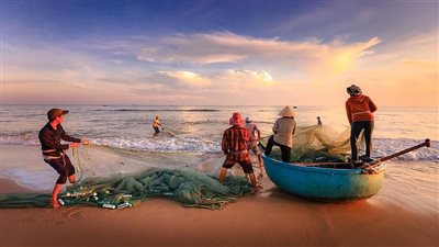 مصدر دخل الصيادين في فيتنام ضحية الجفاف