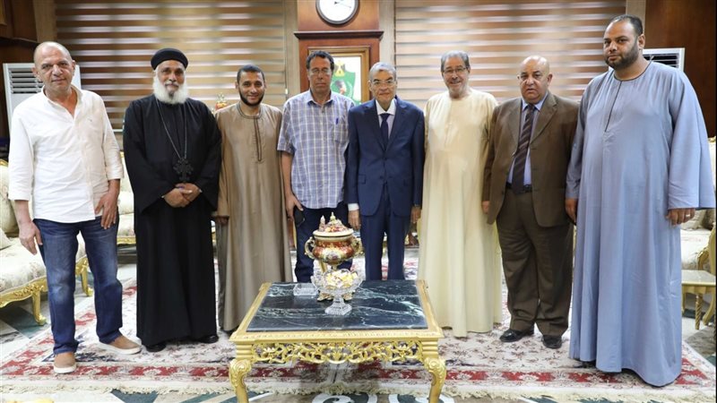 محافظ المنيا يستقبل
