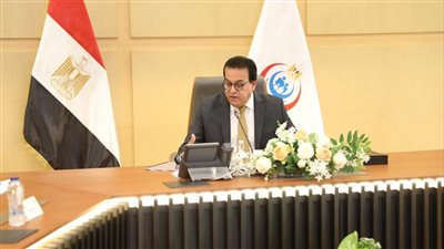 وزير الصحة يستقبل منسق الأمم المتحدة لتبادل الرؤى بشأن ضبط معدلات النمو السكاني