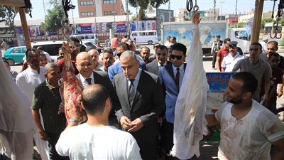 اللواء طارق الفقي يتفقد عددا من محلات الجزارة بمدينة سوهاج (صور)