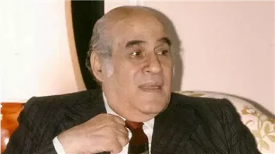 رسائله إلى حبيبته تحولت إلى أغاني، مصطفى أمين يكشف قصة زواج مأمون الشناوي وفاطمة 