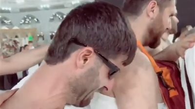 بكاء فاقدي البصر في الحرم يثير المشاعر، والنشطاء عاجزون عن وصف المشهد (فيديو) 