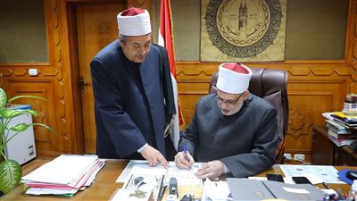 وكيل الأزهر يعتمد نتيجة الابتدائية والإعدادية لأبنائنا في الخارج