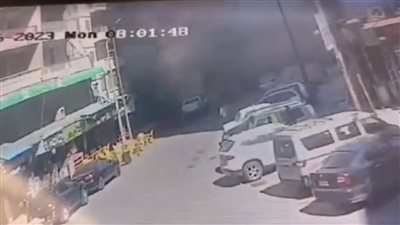 الفرار من الموت.. كاميرات المراقبة ترصد لحظة انهيار عقار الإسكندرية (فيديو)