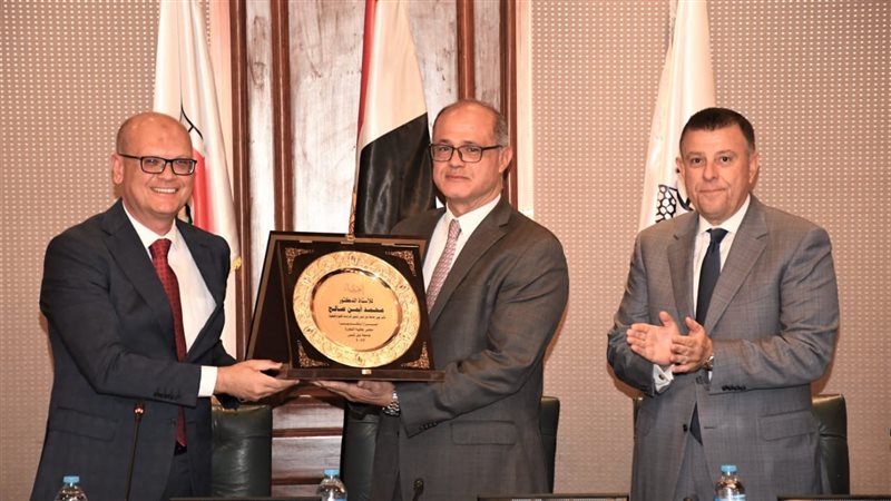 جامعة عين شمس، فيتو