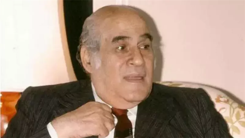 الكاتب الراحل مصطفى
