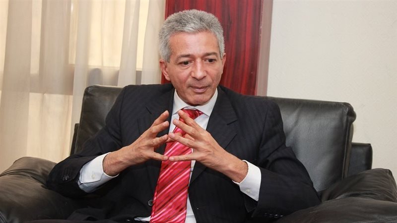 الدكتور علاء عز،