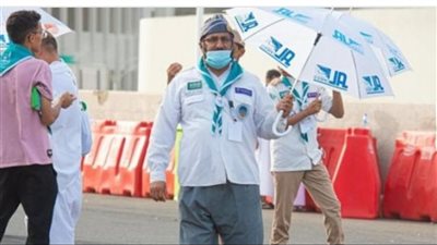  متطوع خمسيني مصاب بشلل الأطفال ينافس الشباب في خدمة الحجاج