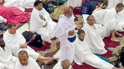 اكتظاظ مسجد نمرة بالحجاج قبل خطبة عرفة (صور)