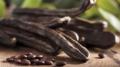 فوائد الخروب، منعش ويرطب الجسم ويساعد في إنقاص الوزن