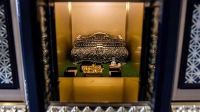 القبور الفاخرة، دفن الموتى في مبانٍ شاهقة وغرف مكيفة بمدينة هونج كونج 