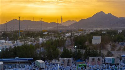 غروب شمس يوم عرفة، مشاهد ترصد نفرة الحجاج إلى مزدلفة (فيديو)