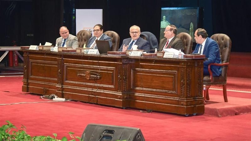 مجلس جامعة القاهرة،