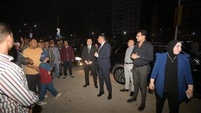 جبر الخواطر، محافظ الدقهلية يوزع لحوم الأضاحي على عمال النظافة بالمنصورة (صور) 