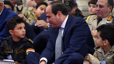 بث مباشر، السيسي يؤدي صلاة العيد بمسجد القوات الجوية