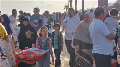 كورنيش وشواطئ مرسى مطروح، قبلة الأهالي احتفالًا بعيد الأضحى | صور
