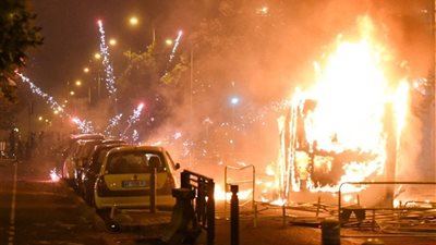 مصرع شاب سقط من أعلى سطح متجر خلال الاحتجاجات الفرنسية 