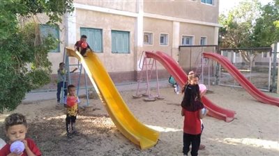 إقبال كثيف من أطفال الواحات على مراكز الشباب وسط توزيع الهدايا (صور)