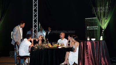 جوارديولا يغادر أسوان بطائرته الخاصة من مطار أبو سمبل السياحى