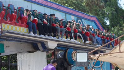 احتفالات المصريين بملاهي حديقة الحيوان في أول أيام عيد الأضحى (صور)