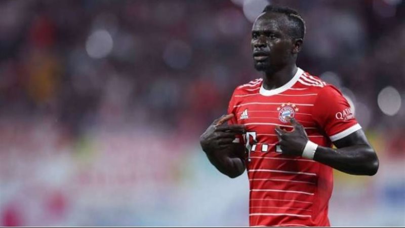 ماني، فيتو