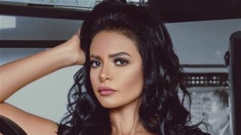 الفنانة مروة الازلي،
